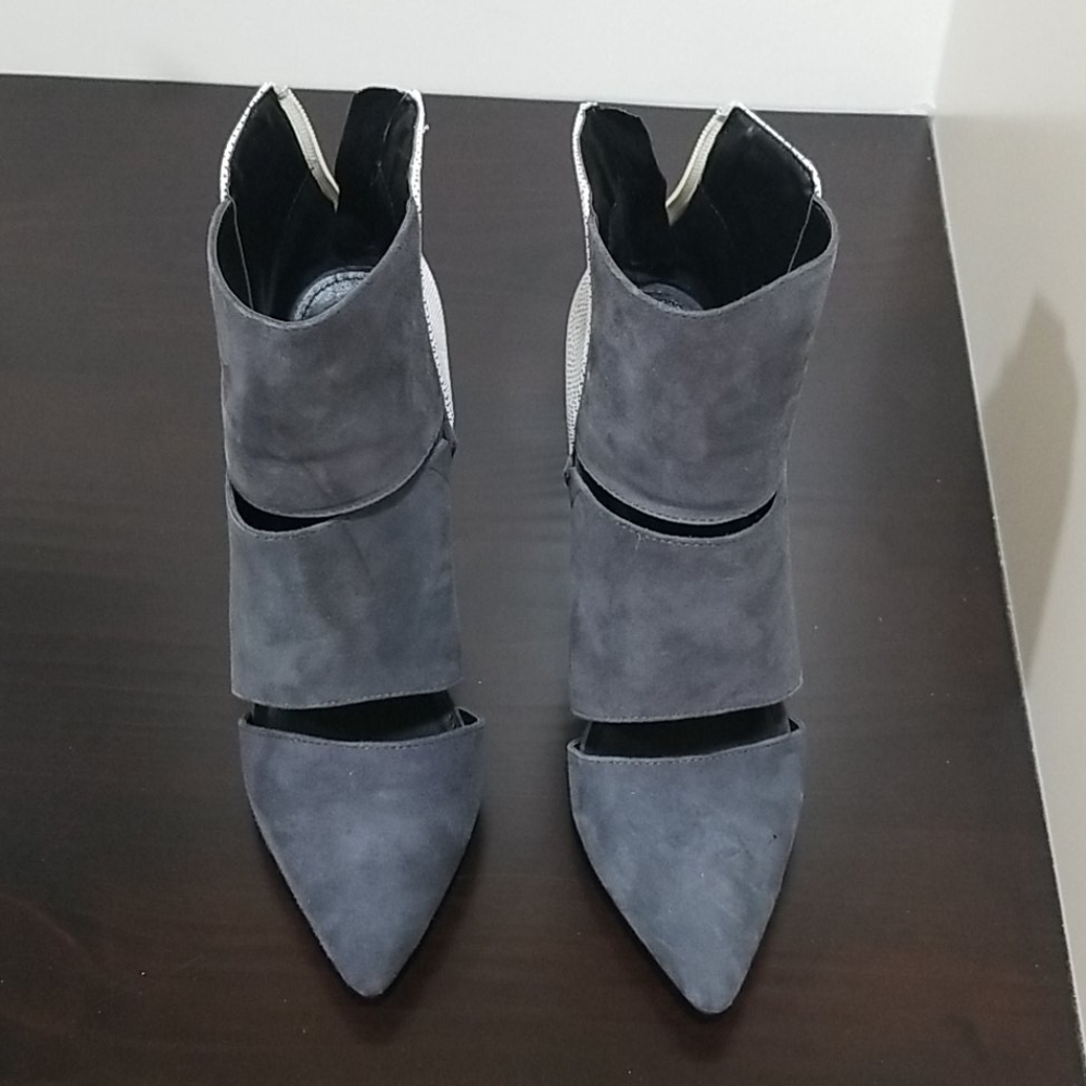 Women Heels Booties - Picture 3 of 8